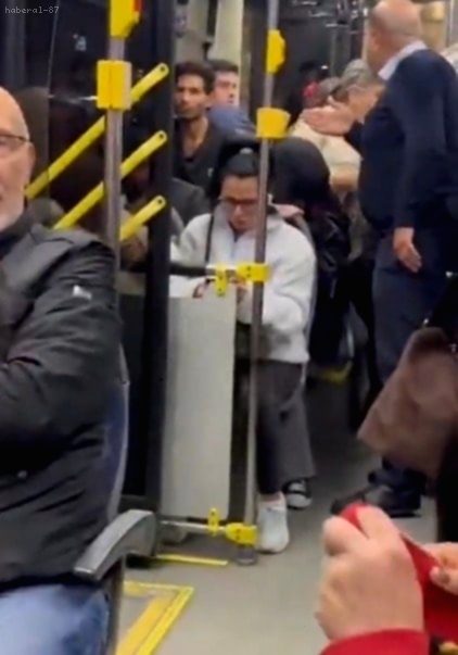İstanbul'da Skandal Anlar: Taksim-Mecidiyeköy Otobüsünde Akılalmaz Olay!