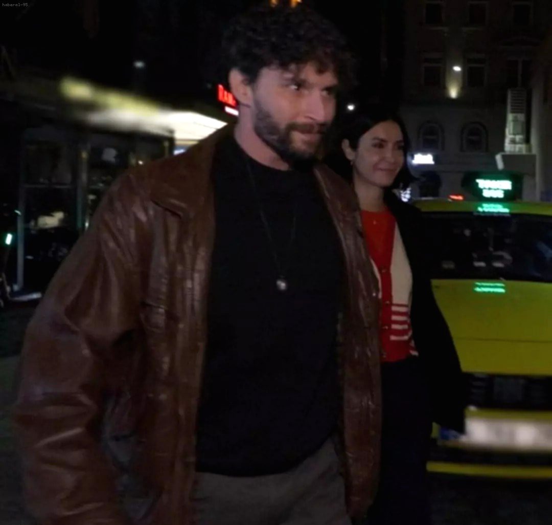 Ahu Yağtu Yeni Aşkıyla Görüntülendi: Cem Yılmaz'ın Eski Eşi, Genç Sevgilisiyle Beyoğlu'nda Yakalandı