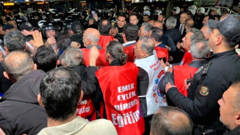 Hutbede Övgü, Sokakta Müdahale: Öğretmenlere Polis Engeli