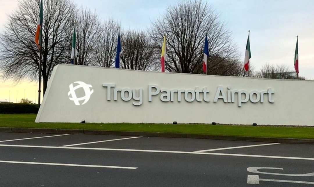 Troy Parrott'tan Hat-trick Şov! Havaalanının Adı Değişti!