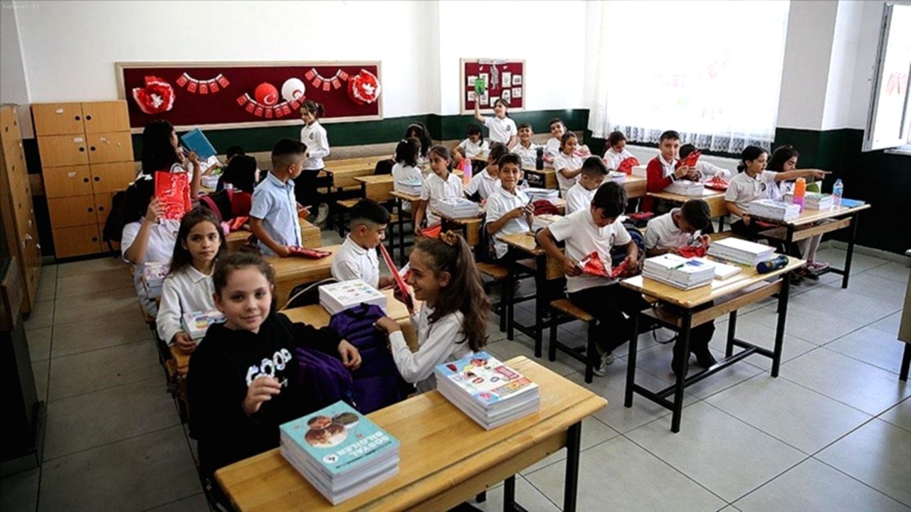 MEB'in Ara Tatil Kararı Tartışma Yarattı: Veliler Ne Diyor?