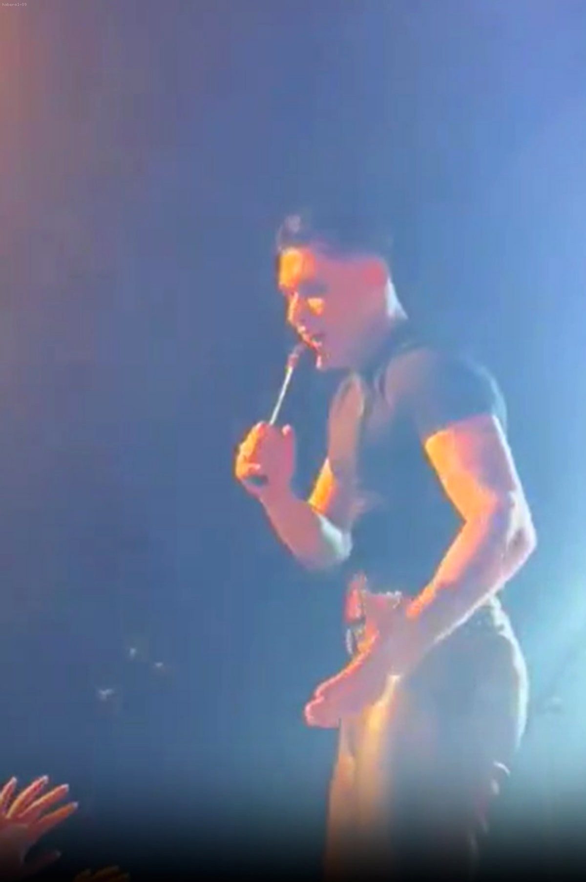 Emircan İğrek Konserinde Şoke Eden Anlar: 'Tekme Atarım!'