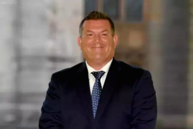 Siyasi Liderin Kızının Videosu Skandalı: Görevinden İstifa Etti