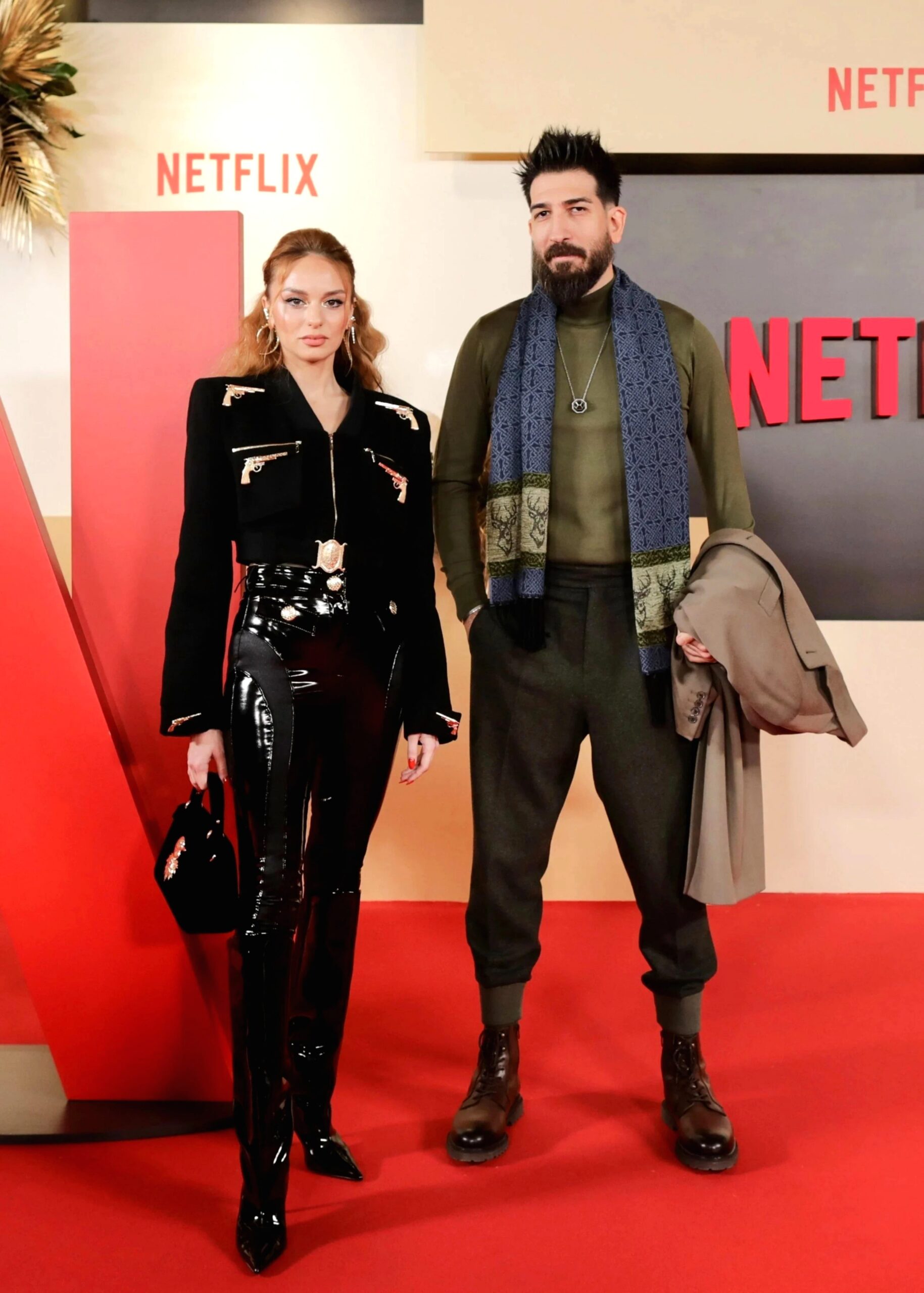 Nilperi Şahinkaya'dan Romantik Paylaşım: Aşkını Sabahın İlk Işıklarında İlan Etti!