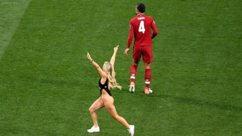 Mayoyla Sahaya Atlayan Fenomenin Yeni Mesleği Şaşırttı!