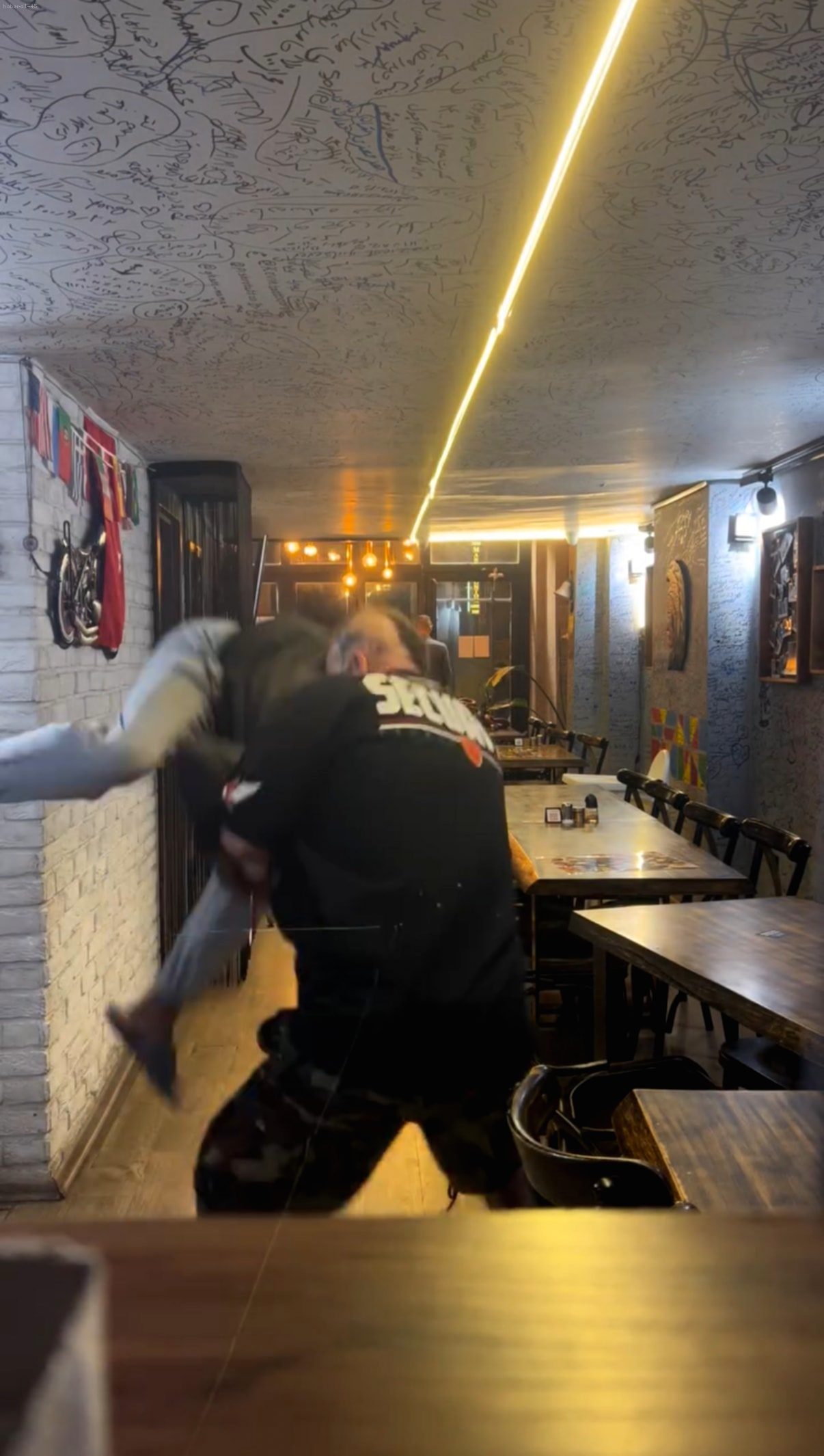 Çalışanını Darbeden Sosyal Medya Fenomeni Bahadır Ünlü Tutuklandı