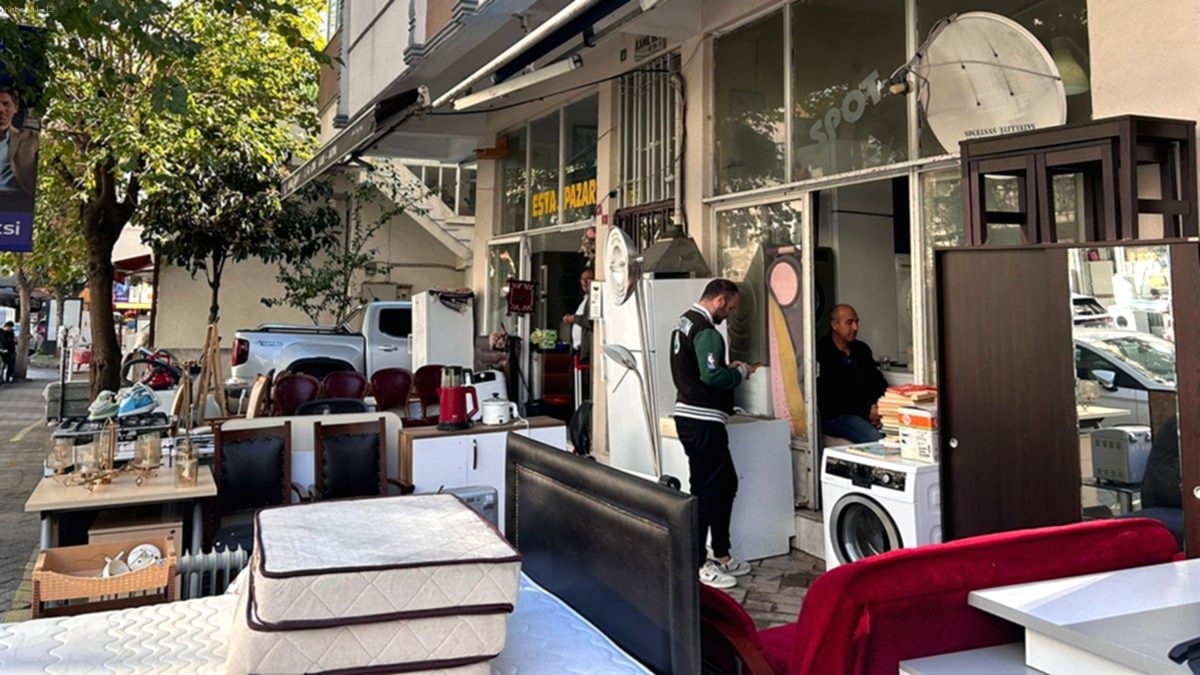 Ekonomik Kriz Vurdu: Borçlular Eşya Satıyor, Memurlar Alıyor