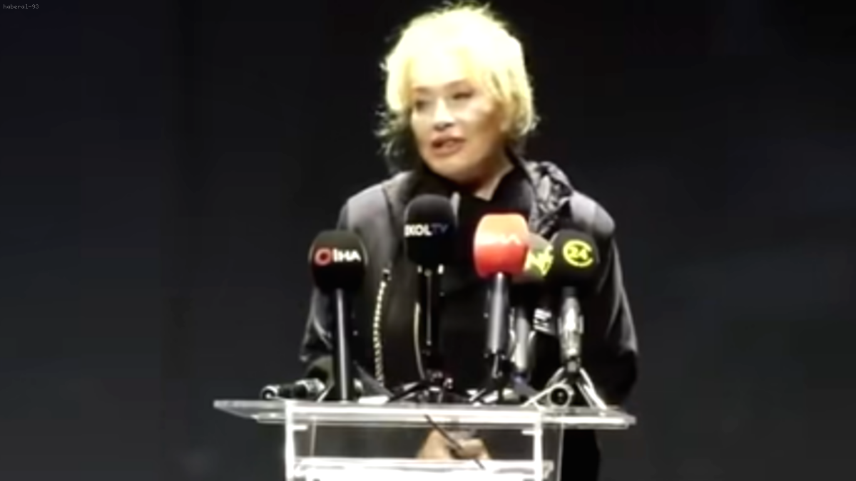 Emel Sayın, Muazzez Abacı'nın Tabutuna Sarılıp Gözyaşlarına Boğuldu