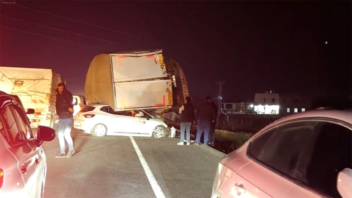 Diyarbakır'da Zincirleme Kaza: 5 Araç Karıştı, Ölü ve Yaralılar Var