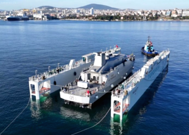 Aziz Yıldırım'ın Sahibi Olduğu Dearsan'ın Savaş Gemisi Katar İçin Suya İndi