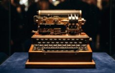 Nazilerin Gizemli Enigma Makinesi Müzayedede Rekor Fiyata Satıldı!