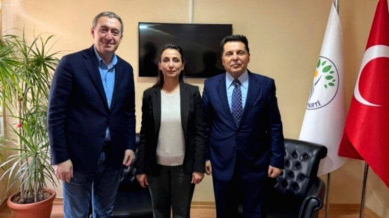Ahmet Özer, DEM Parti Eş Başkanları Bakırhan ve Hatimoğulları ile Bir Araya Geldi
