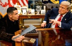 Donald Trump’tan Cristiano Ronaldo’ya Eşsiz Hediye: Beyaz Saray’ın Altın Anahtarı