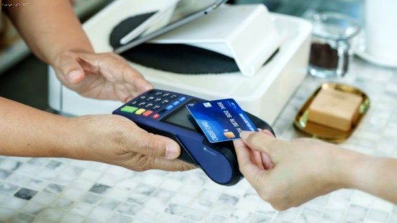 Kredi Kartıyla Ödeme Yapanları Dikkat: Fazla Alınan Ücreti Faizle Geri Alabilirsiniz!