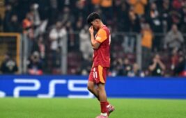 Arda Ünyay Kırmızı Kart Gördü, Taraftarların Alkışlarıyla Sahayı Terk Etti