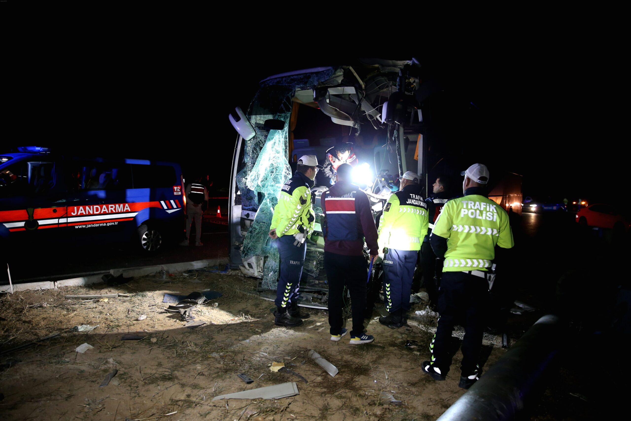 Denizli'de Feci Kaza: Otobüs ve Minibüs Çarpıştı, 10 Yaralı