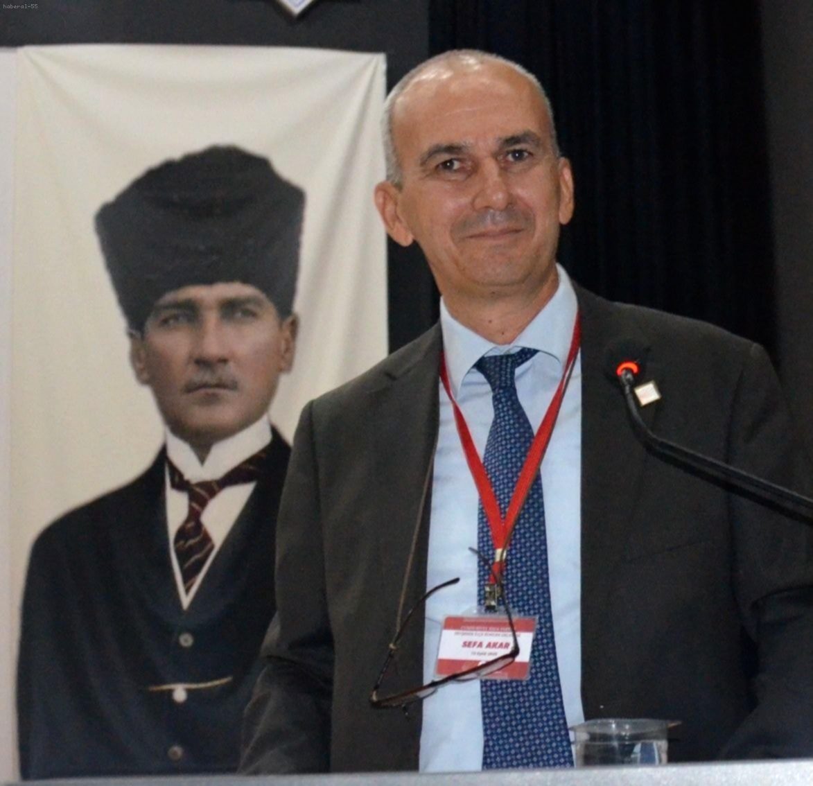 AKP'den Üye Kaybına Çare Arayışı: Muhtarlara Skandal Üyelik Talimatı!