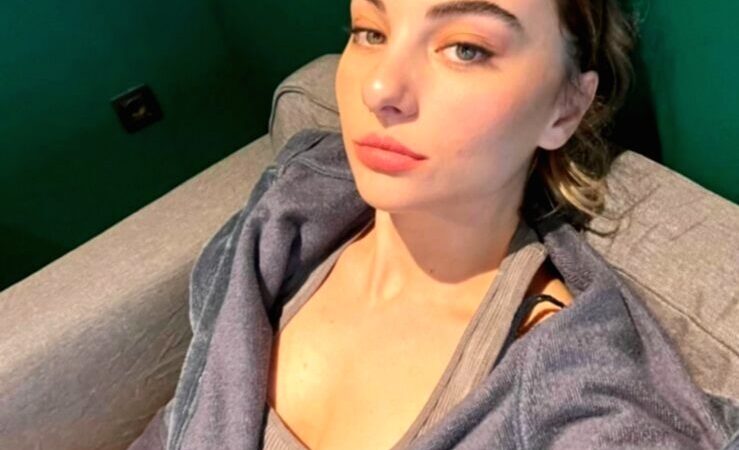 Çiçekçi Çocuğa Çarpıp Kaçtı İddiası! Ünlü Oyuncu Mina Derman’dan Açıklama