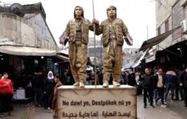 PKK’dan Provokasyon: Canlı Heykel Gösterisiyle Terör Propagandası