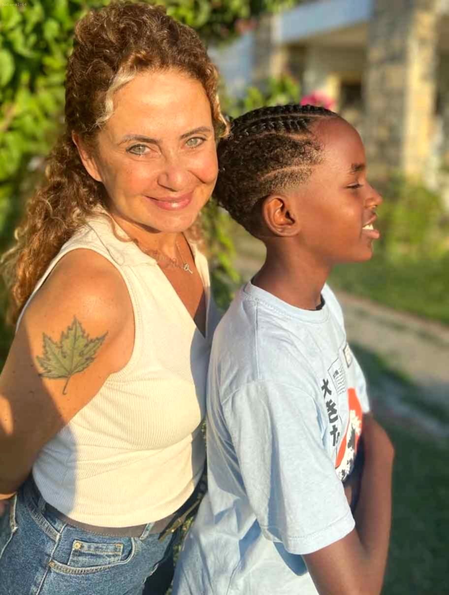 Esra Akkaya'nın Etiyopya'dan Evlat Edindiği Oğlu Can Alex Büyüdü!