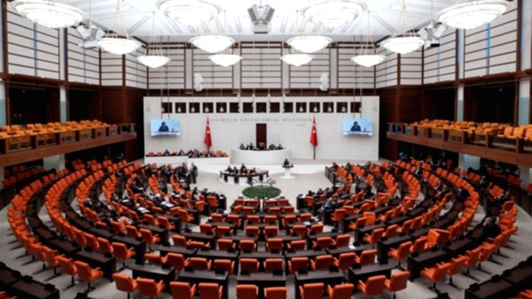 CHP Lideri Özgür Özel ve DEM Eş Başkanının Dokunulmazlık Dosyaları Meclis’te