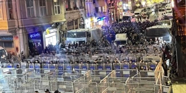 25 Kasım'da Kadınlardan Taksim'e Yürüyüş: Polis Ablukası ve Direniş