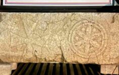 Kayseri’de Şaşırtan Keşif: Evden 1500 Yıllık Arşitrav Çıktı!