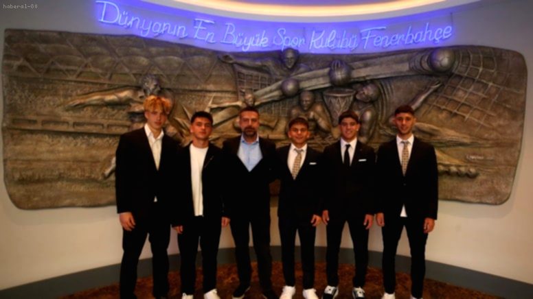 Fenerbahçe Genç Yeteneklere Yatırım Yaptı: 5 Oyuncuyla Profesyonel Sözleşme