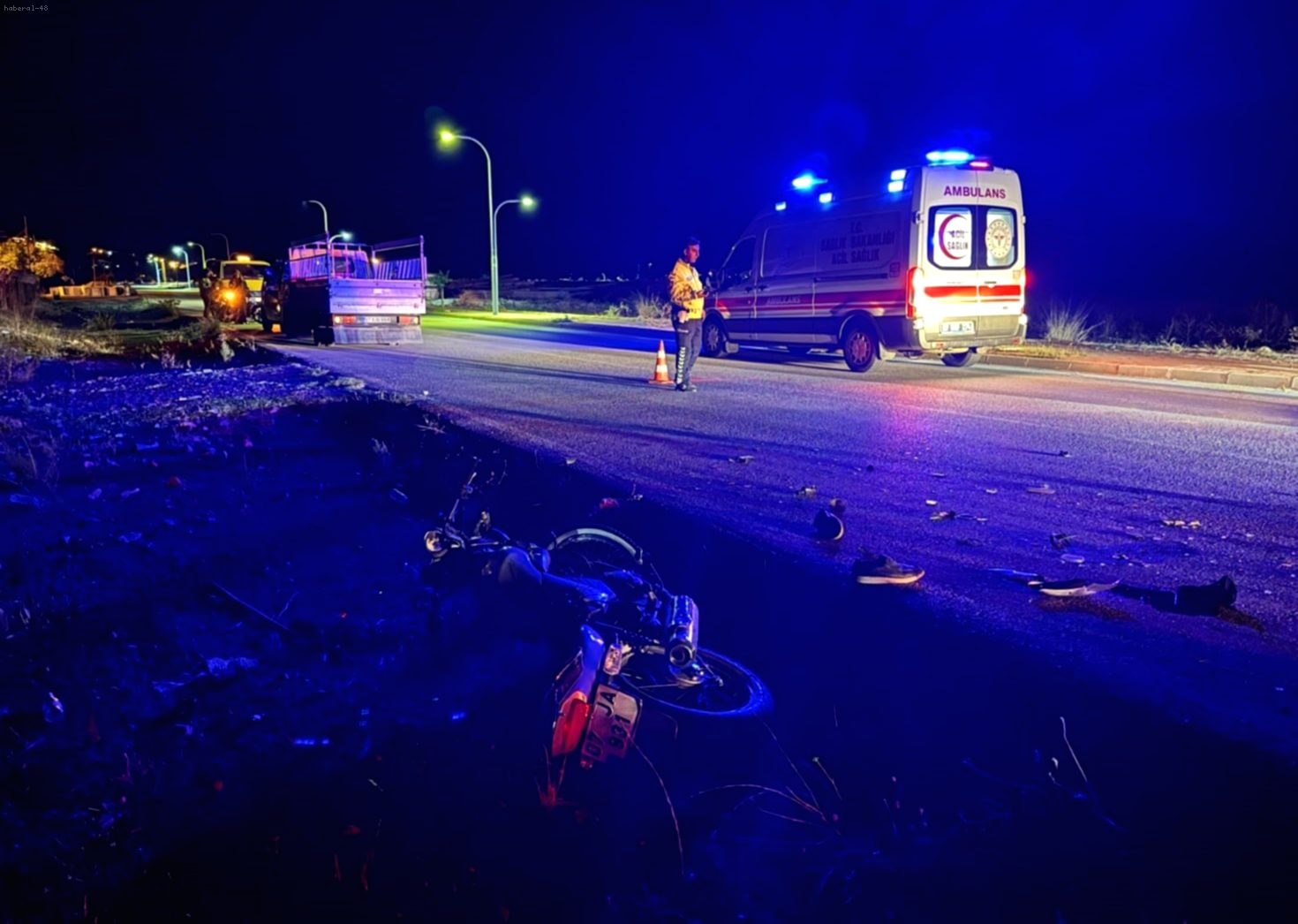 Antalya'da İlginç Kaza: Motosikletli Sürücü Alkollü Çıktı, Ekipler Kayıp Dişleri Aradı