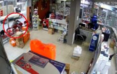 Bursa’da Güpegündüz Tecavüz Girişimi: Eczane Önünde Dehşet Anları!