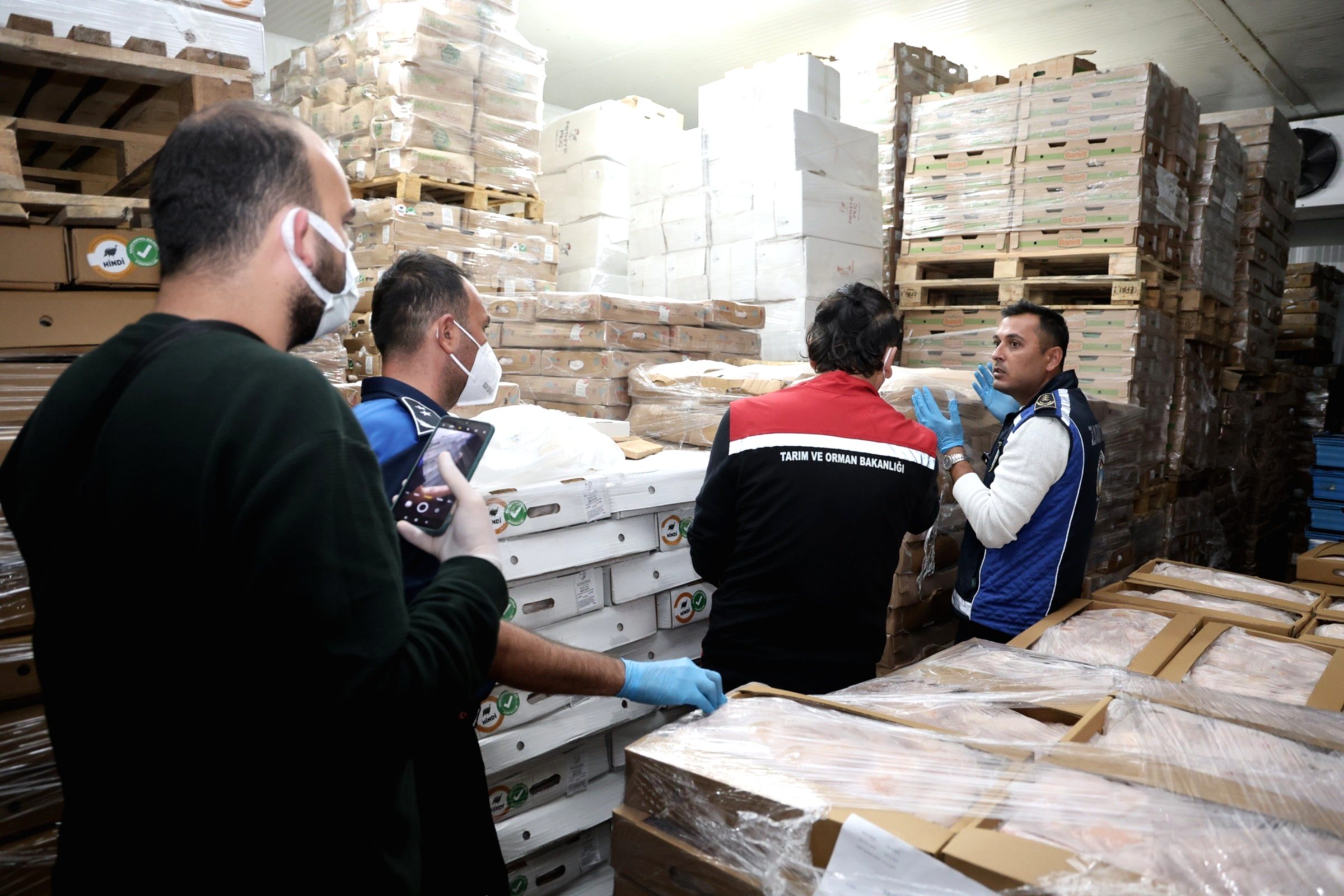 Halk Sağlığı Alarmı: Tonlarca Bozuk Tavuk Ele Geçirildi!