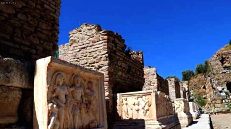 Aydın Nysa Antik Kenti’nde 1800 Yıllık Kütüphane Merdiveni Bulundu