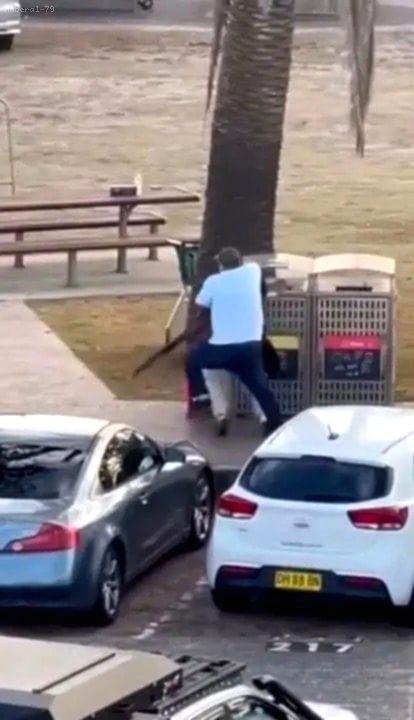 Bondi Plajı Saldırısında Kahraman Manav: Binlerce Canı Kurtaran Cesur Müdahale