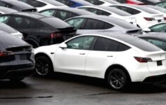 Milyonlarca Elektrikli Araç İçin Radikal Değişim: Kapı Kollarına Mekanik Geri Dönüş Geliyor!