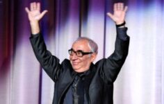 Şener Şen Ekranlara Veda Ettiğini Duyurmuştu: 30 Milyon TL’lik Reklam Teklifine Nasıl ‘Evet’ Dedi?