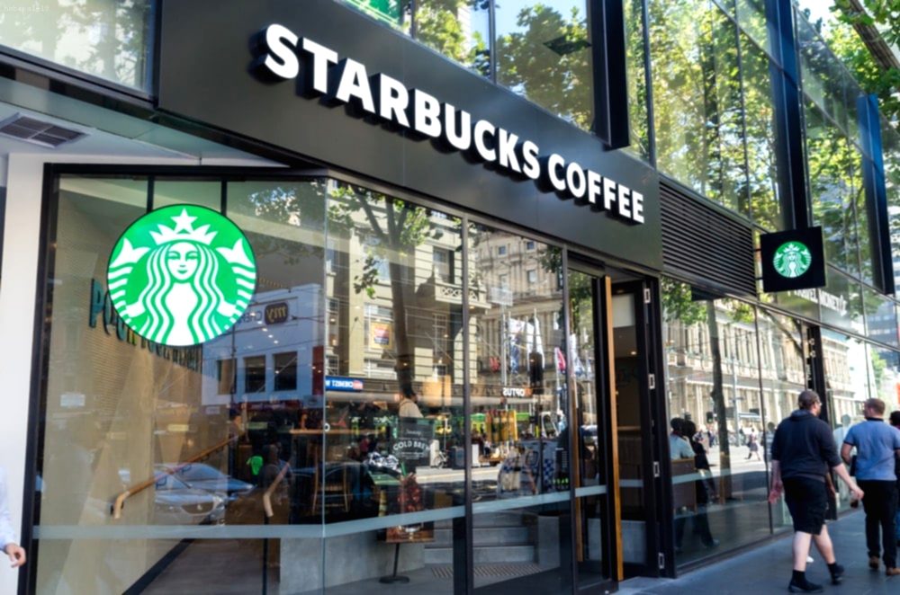 Starbucks'tan Stratejik Dönüşüm: ABD'de 400 Mağaza Kapanıyor, 'Her Köşe Başında' Devri Bitiyor