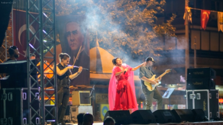 Aydilge’den Yıllar Sonra Gelen Hastalık İtirafı: Vitiligo İle Yaşadıklarını Açıkladı