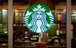 Starbucks’tan Stratejik Dönüşüm: ABD’de 400 Mağaza Kapanıyor, ‘Her Köşe Başında’ Devri Bitiyor