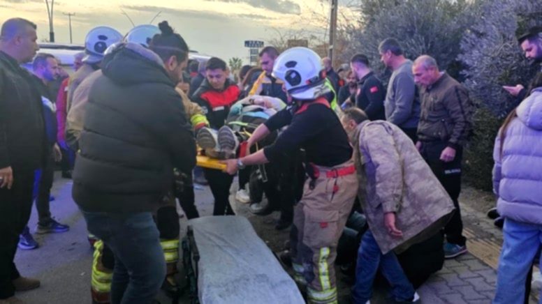 Hatay’da Korkunç Kaza: TIR ve Minibüs Çarpıştı, 14 Yaralı Hastaneye Kaldırıldı