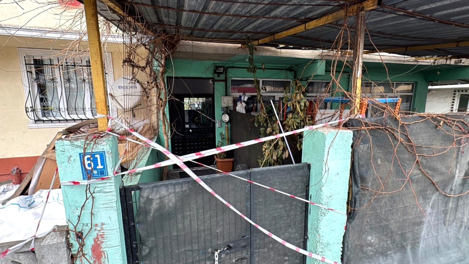 Tekirdağ Kapaklı'da Toprak Kayması Paniği: 25 Kişi Otellere Tahliye Edildi