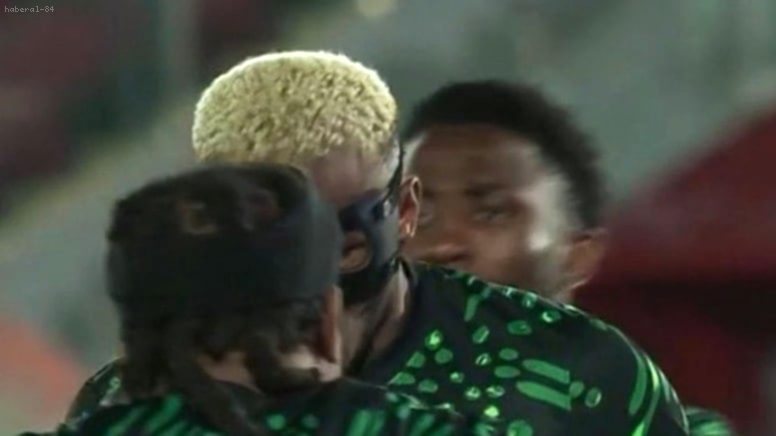 Afrika Uluslar Kupası’nda Şok Edici Gerginlik: Osimhen Sahayı Terk Etti!