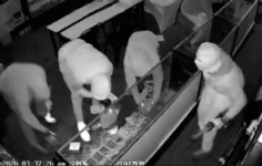 Los Angeles’ta Şok Soygun: 3 Dakikada 13 Milyon TL’lik Pokémon Kartı Vurgunu